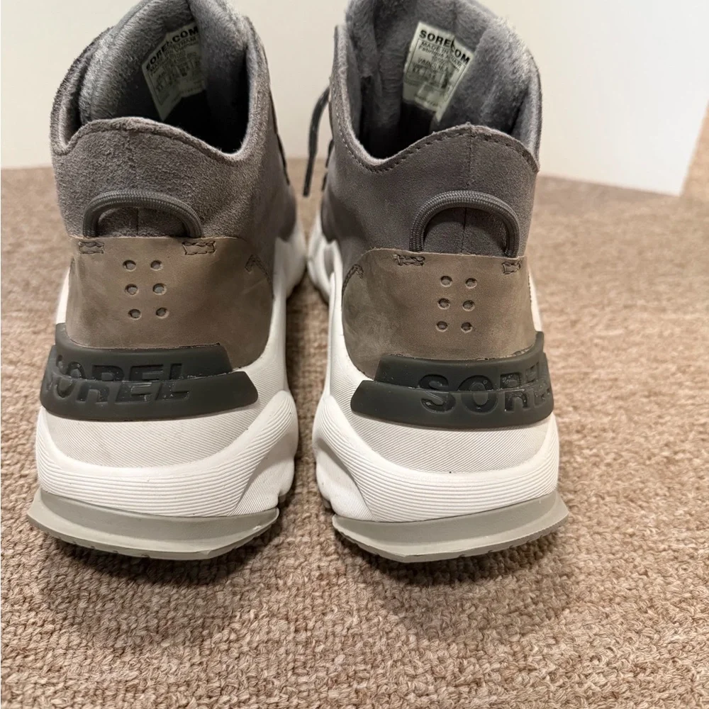 Sorel Women's Kinetic RNEGD Caribou Insulated Sneaker, size 8.5 EUC